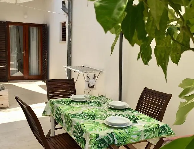 Appartamento By The Sea Hvar - 4591 Hvar Town